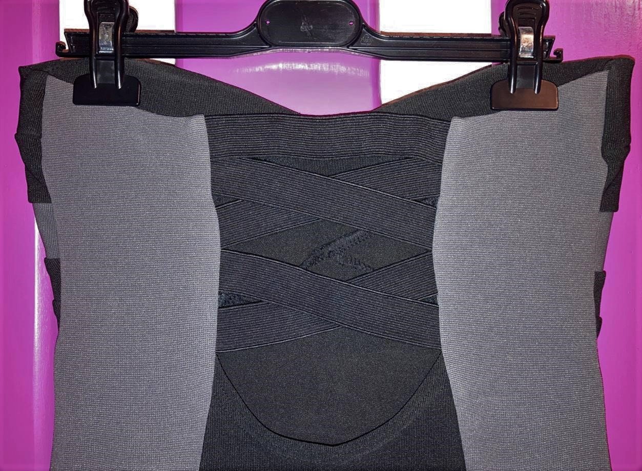 Trägerloses Minikleid mit Rückenausschnitt // Bodycon-Dress // Bandeaukleid 