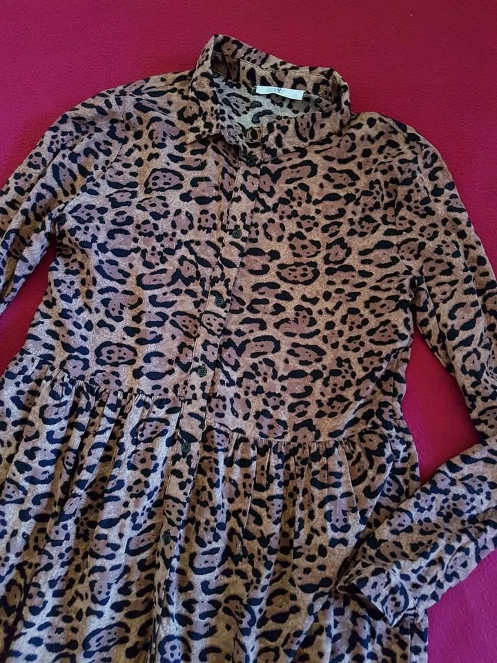 Super schönes Leo Kleid gr 34/xs