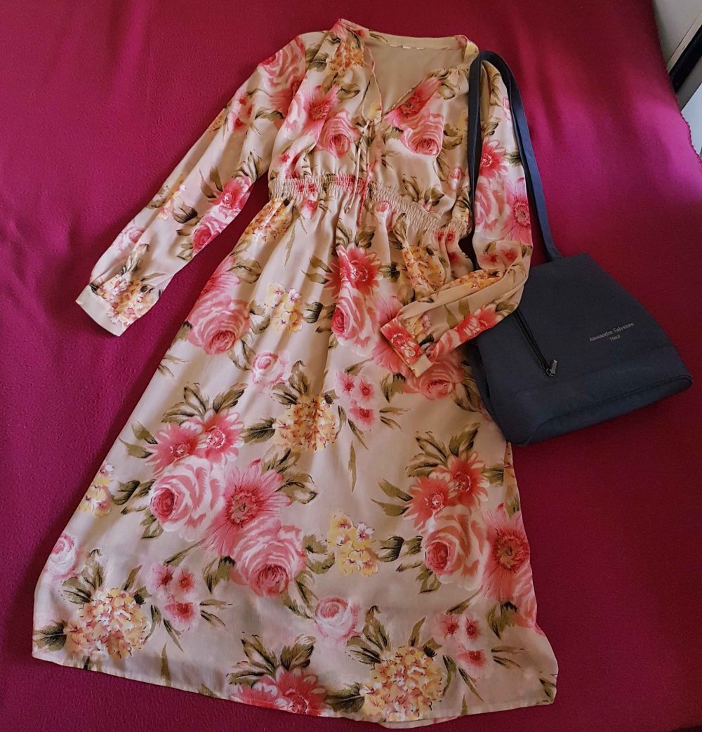 Wunderschönes Kleid gr 40/L wie Neu mit Tasche