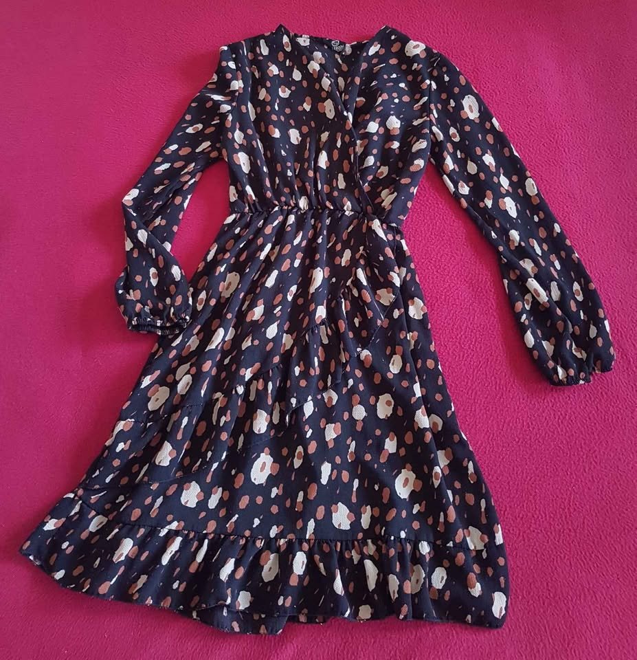 Wunderschönes Kleid schwarz Gr 34/xs mit Volant ab 4 Artikel Versandfrei