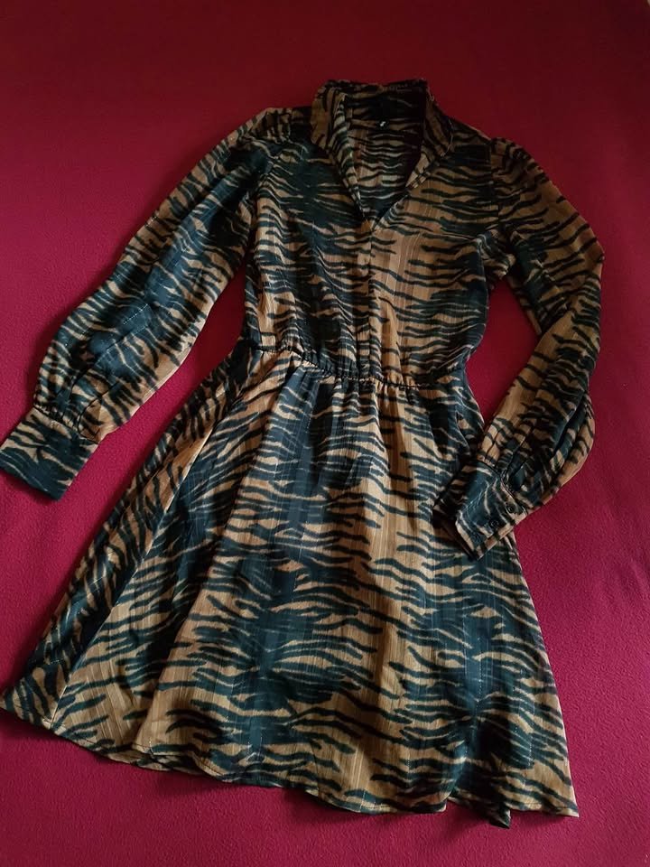 Wunderschönes Kleid in gr 36 Mit Glitzerfäden