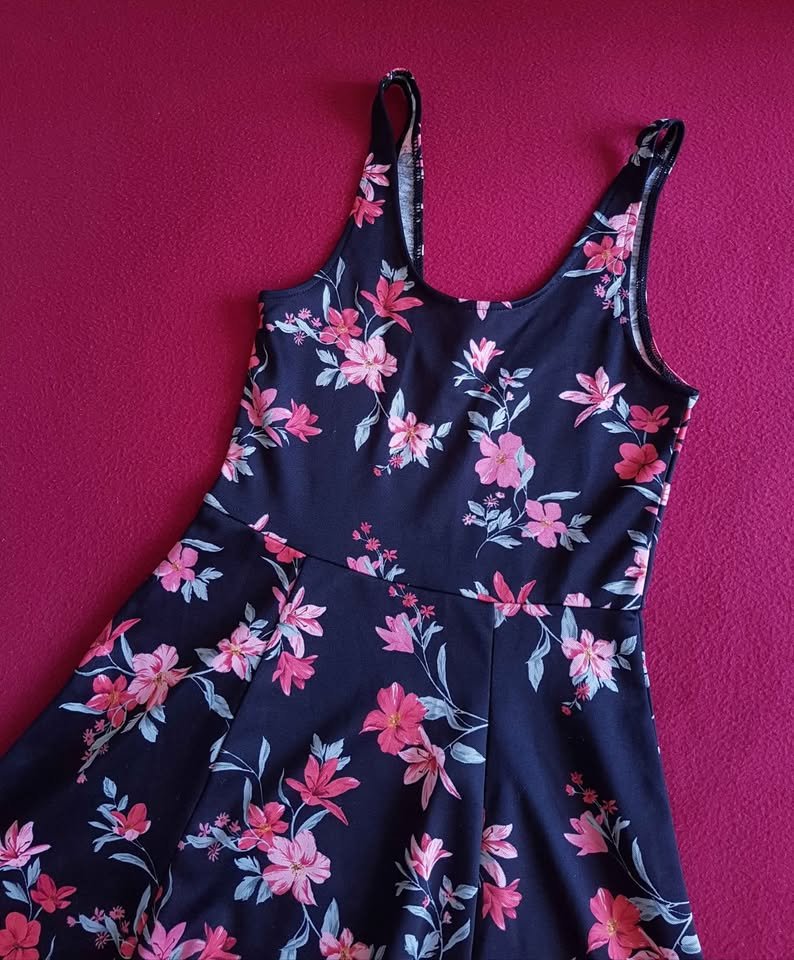 Wunderschönes Kleid H&M gr 34/36 Neu
