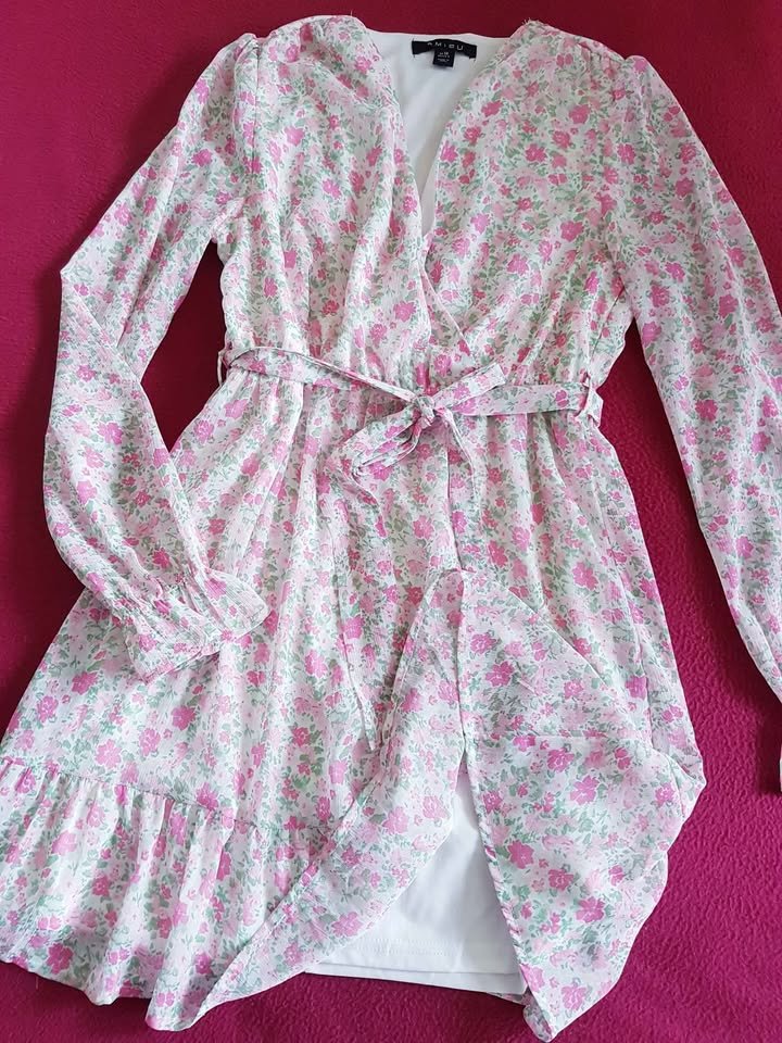 Schönes Kleid 38 wie Neu