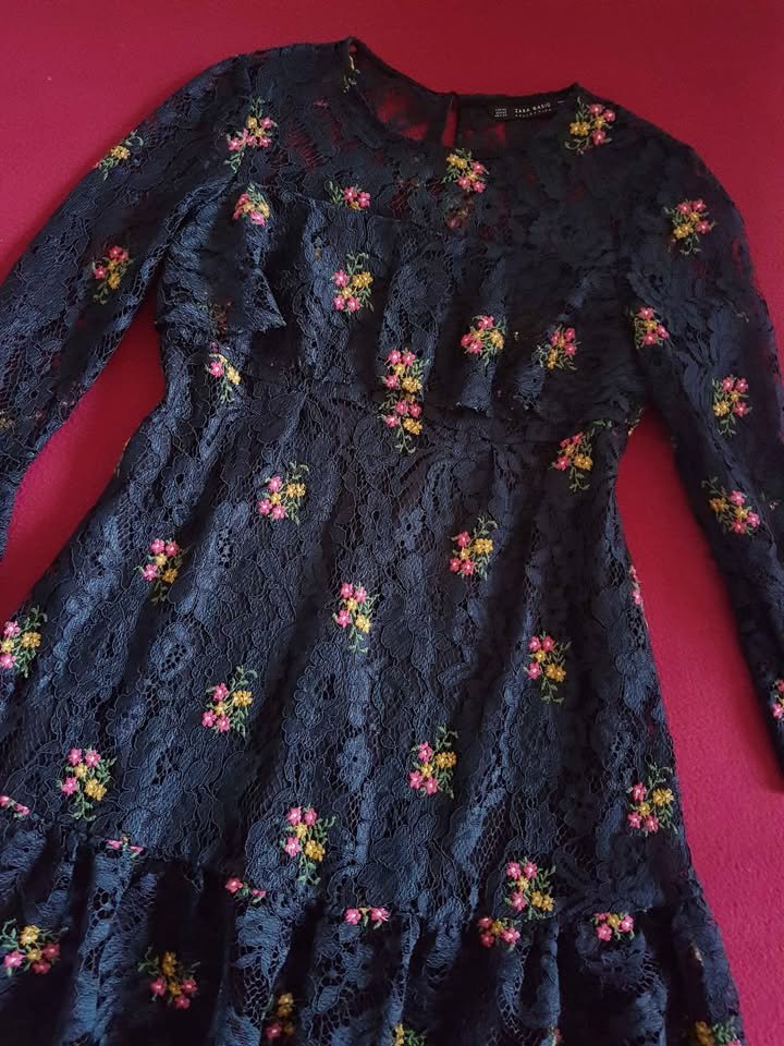 Wunderschönes Kleid Zara gr xs NEU