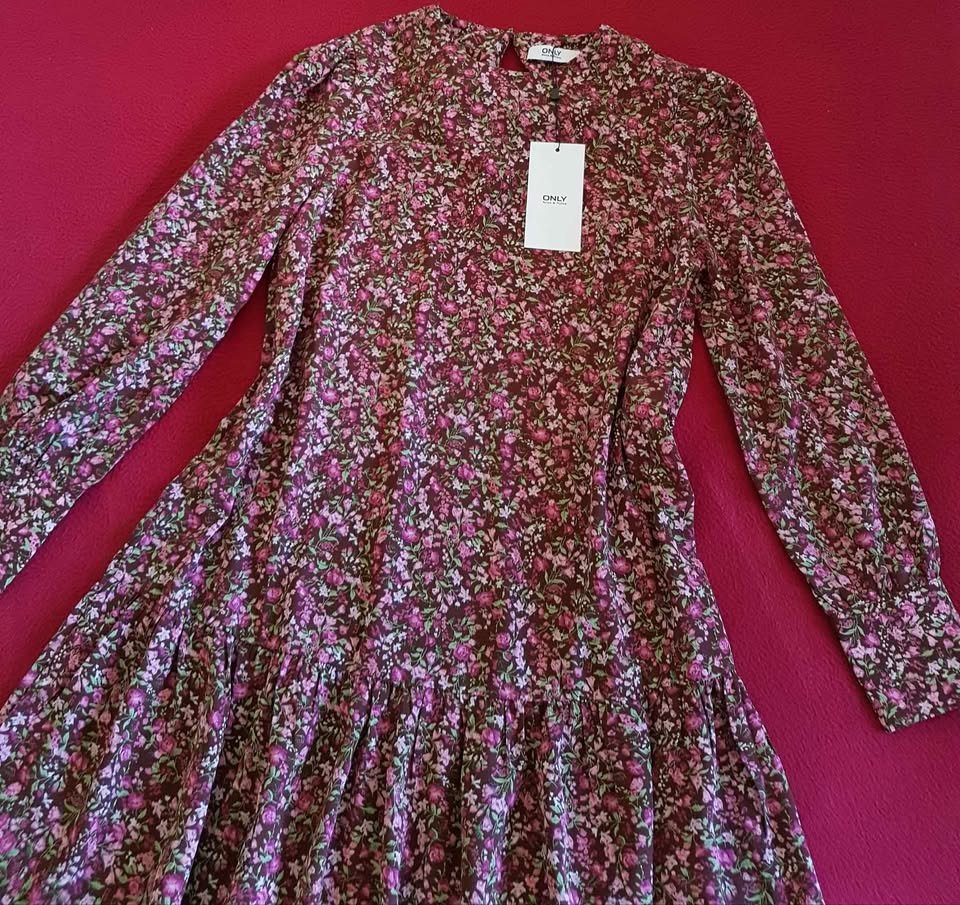 Wunderschönes Kleid Only neu mit Etikett gr xs/34 Neupreis war 34,99