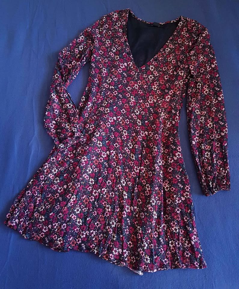 Wunderschönes Blumenkleid in gr 34 Amisu