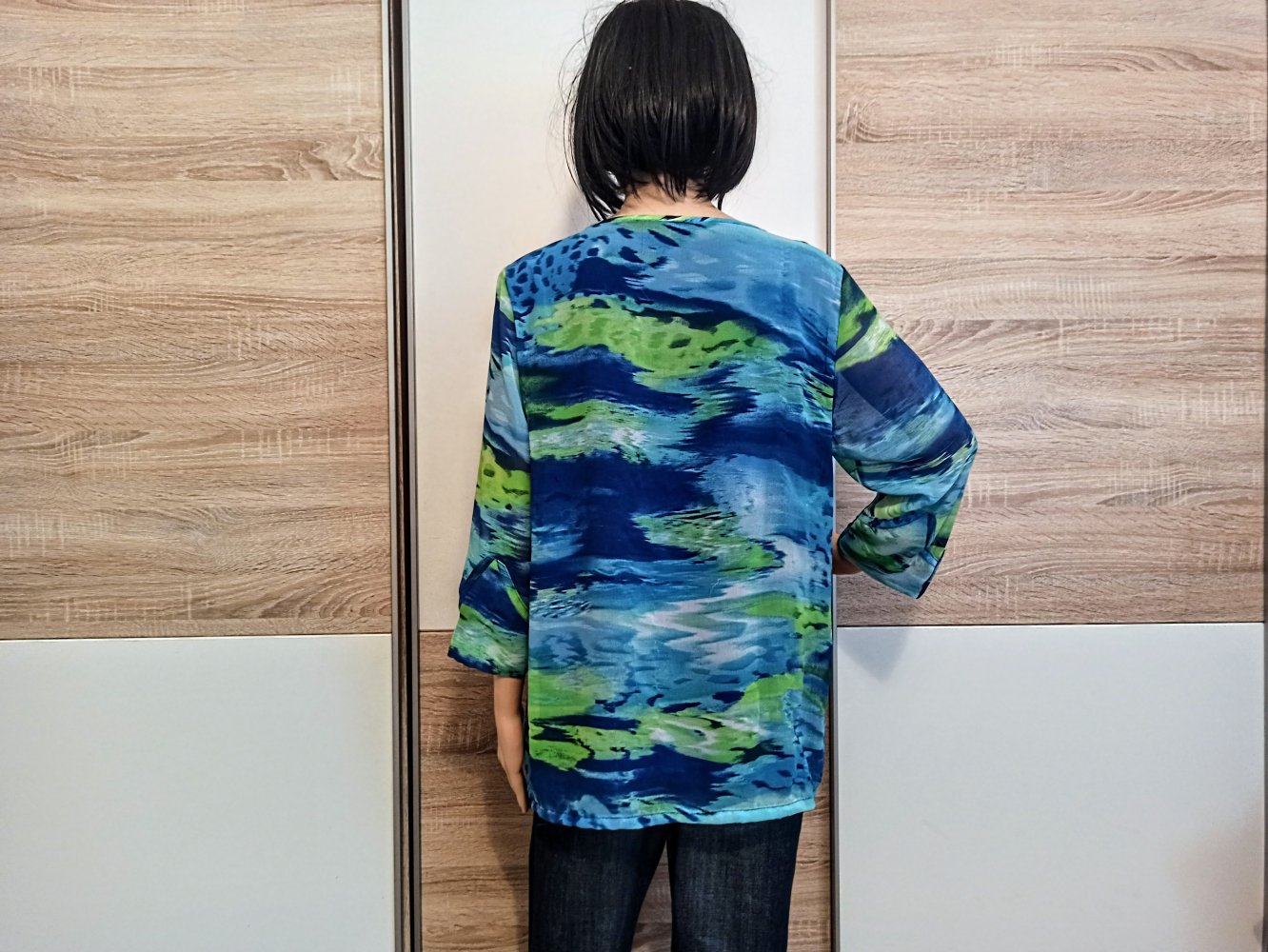 Schönes Langarm-Shirt in blau/grün/weiß