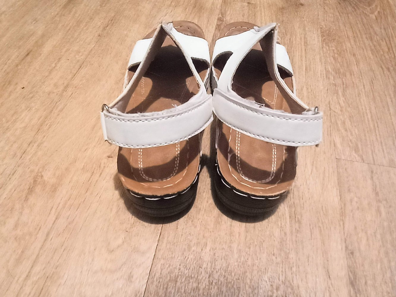Tolle Damen Sandalen in weiß