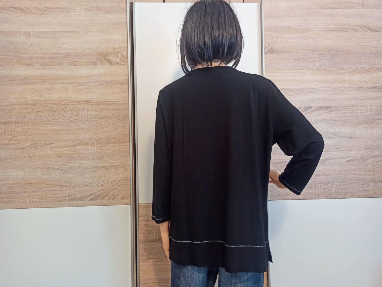 Schönes Langarm-Shirt in schwarz mit Strasssteinen von just like me