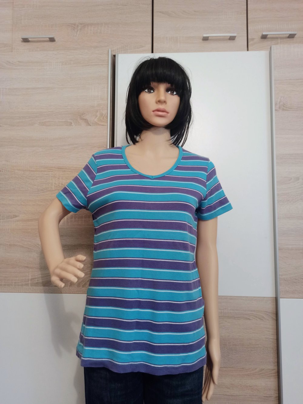 Schönes gestreiftes T-Shirt in blau/lila/weiß von Tom Tailor