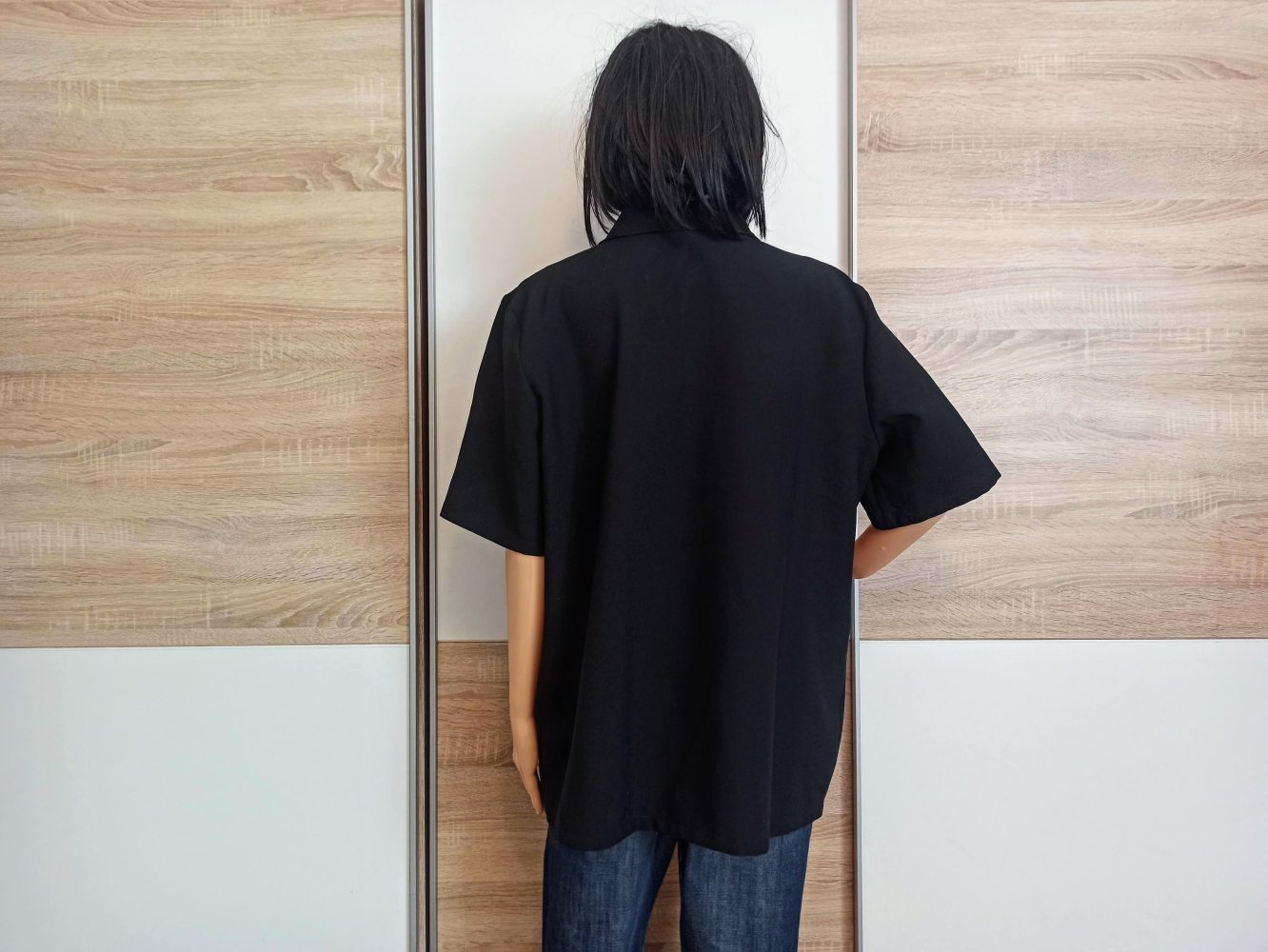 Schöne Bluse in schwarz mit Reißverschluss