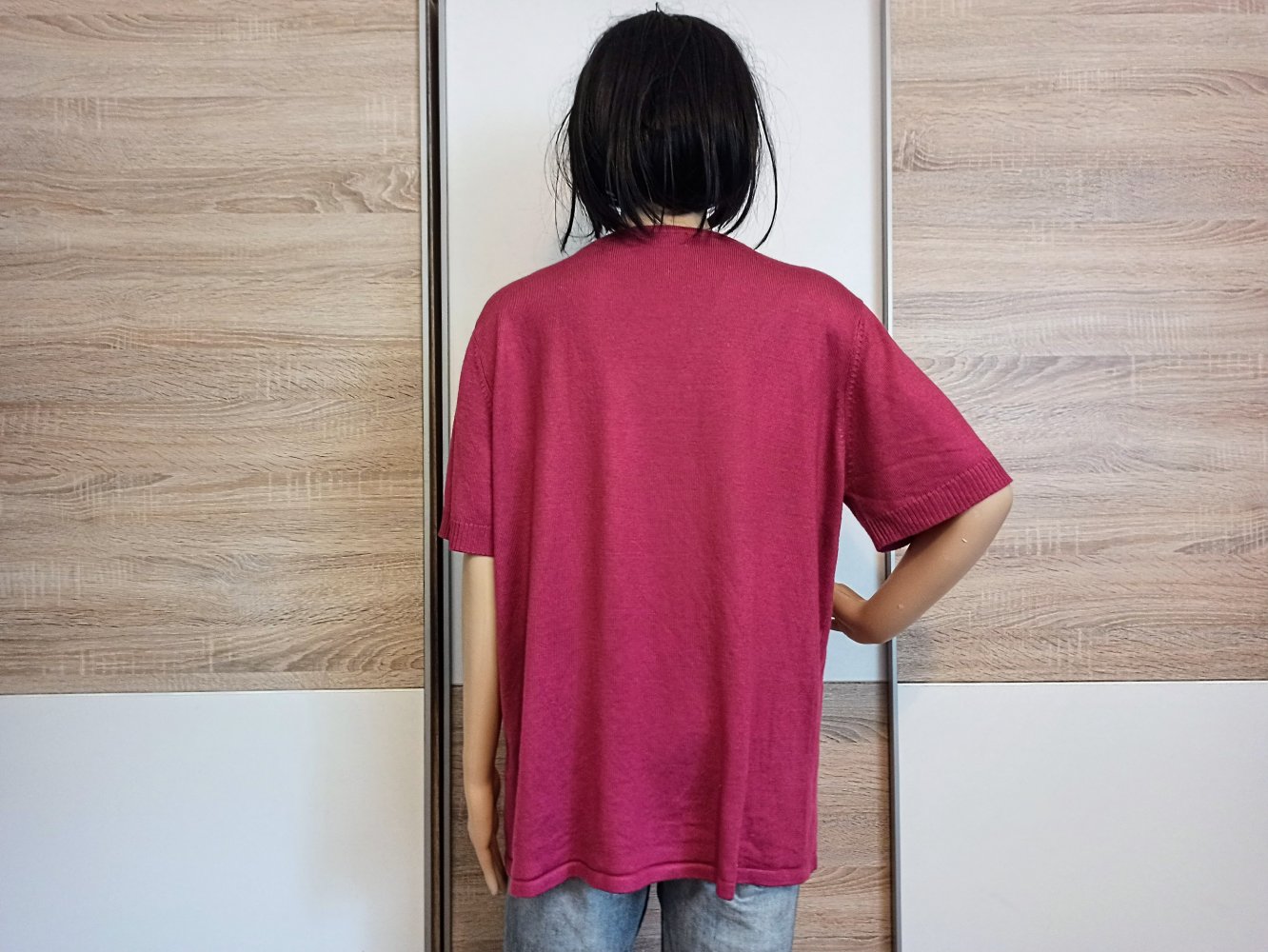 Schönes T-Shirt in Rose mit Schuhe aus Strasssteinen von Helena Vera