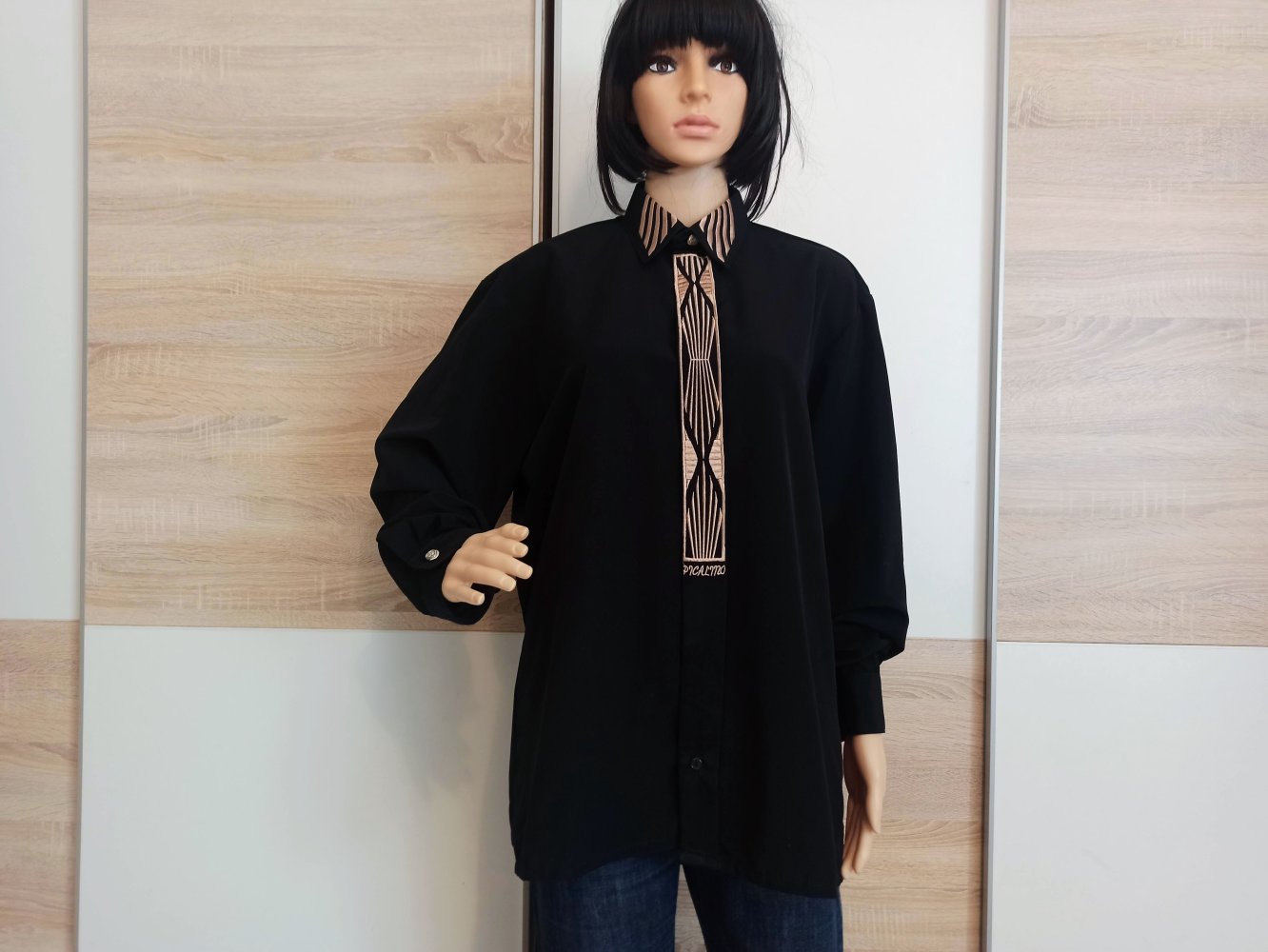 Schöne Bluse in schwarz in Asia-Style