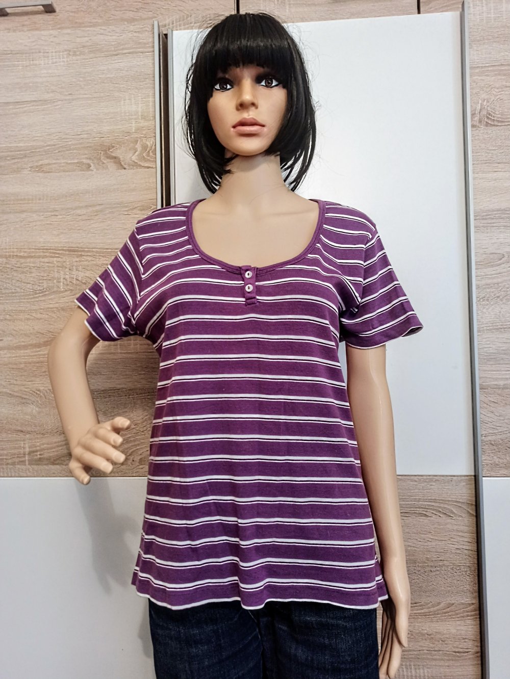 Schönes T-Shirt in Lila mit weiße Streifen von Gina Benotti 