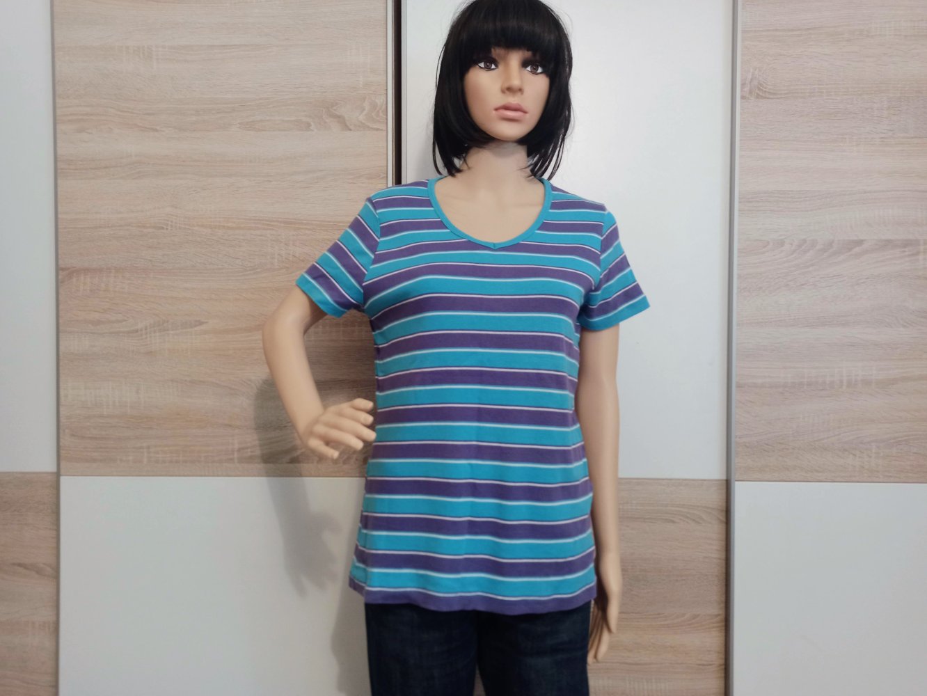 Schönes gestreiftes T-Shirt in blau/lila/weiß von Tom Tailor