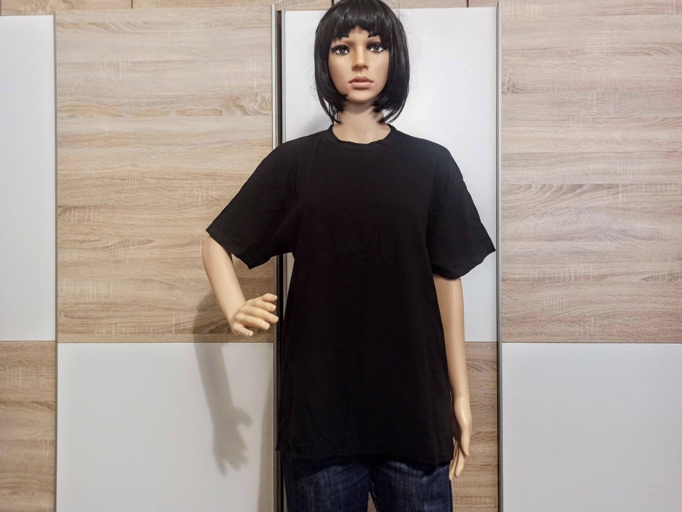 Schönes T-Shirt in schwarz von B&C Collection