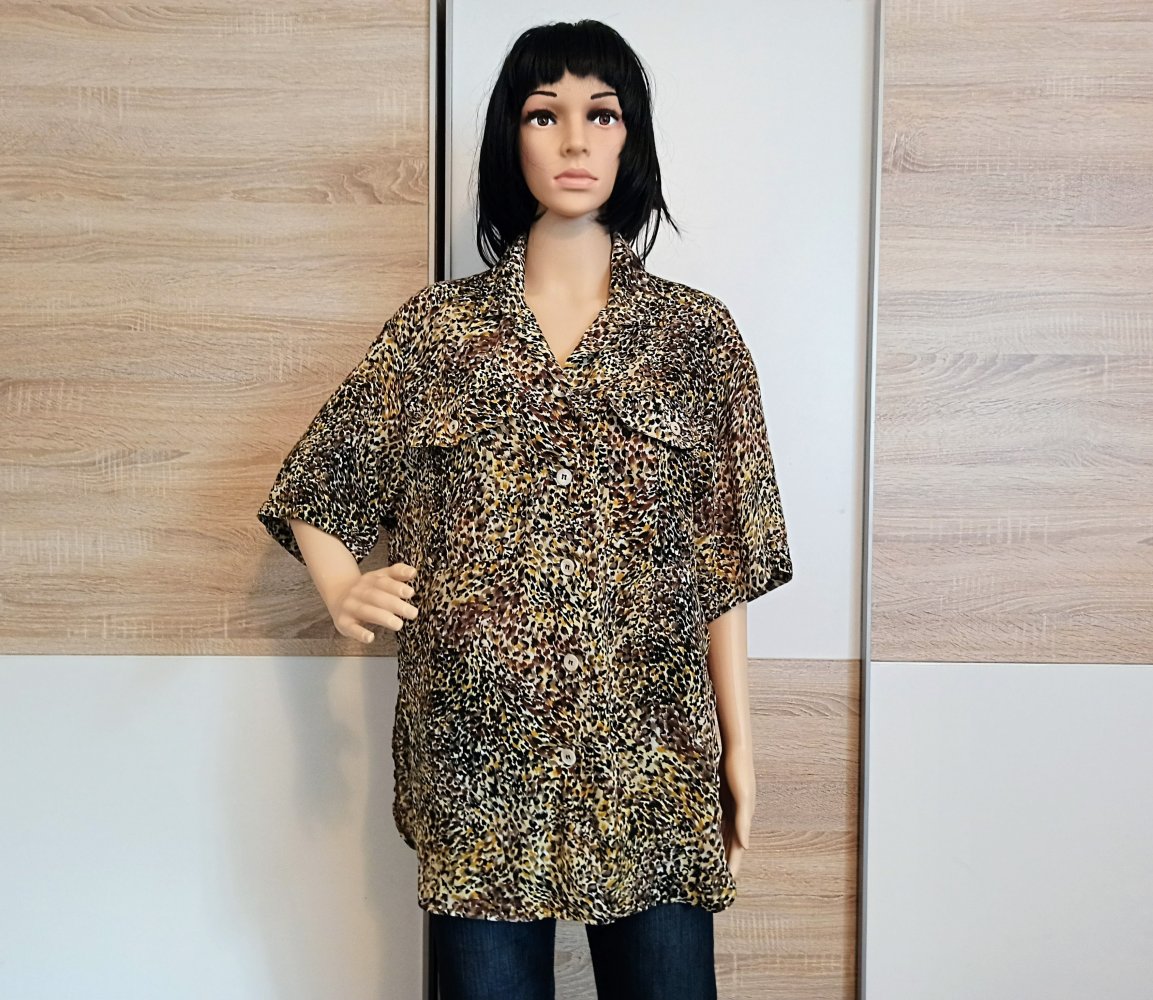 Schöne bunte Bluse in Leoparden Style