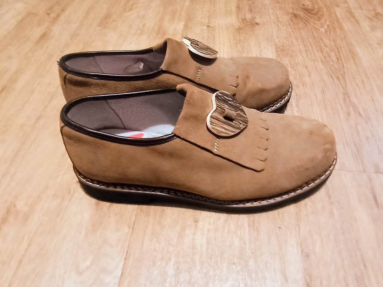 Tolle Damen Schuhe in hellem braun von Landrover