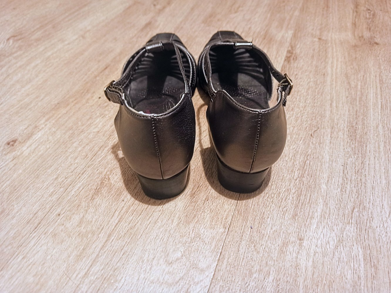 Tolle Damen Sandalen in braun/silber von Medicus