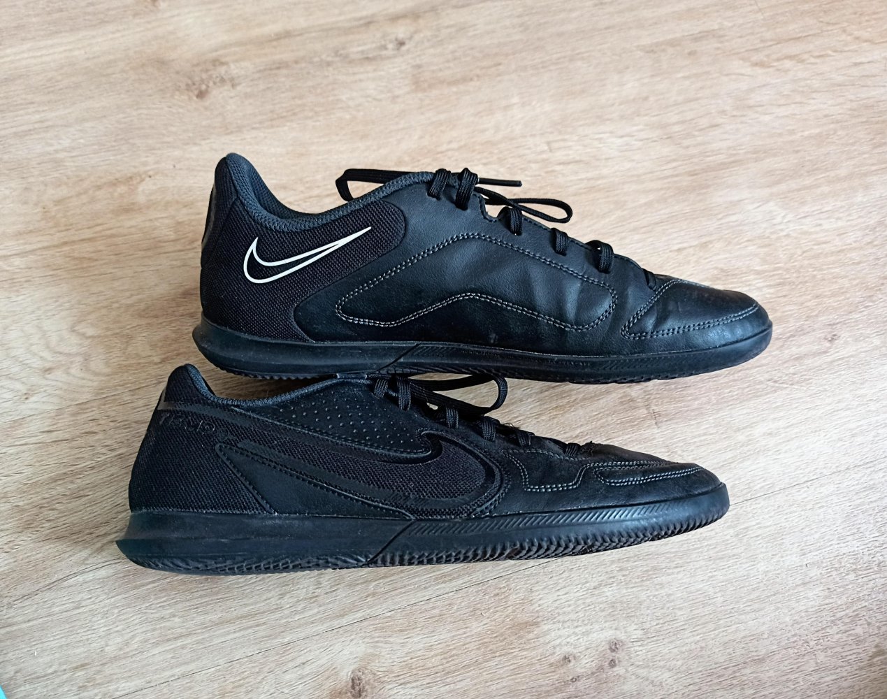 Sehr schöne Sneakers in schwarz von Nike