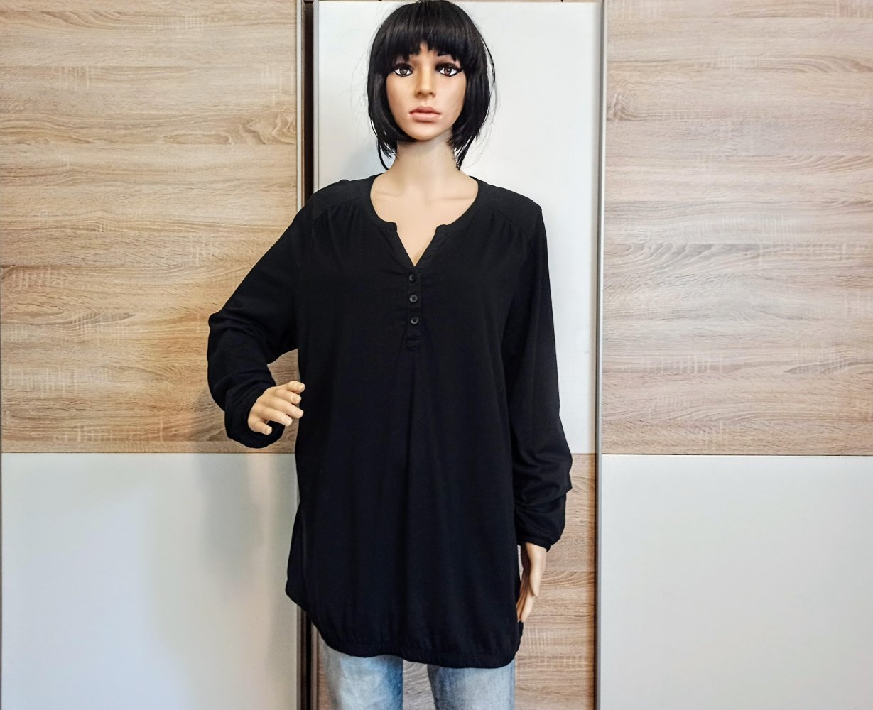Schönes Langarm-Shirt in schwarz von Bonprix