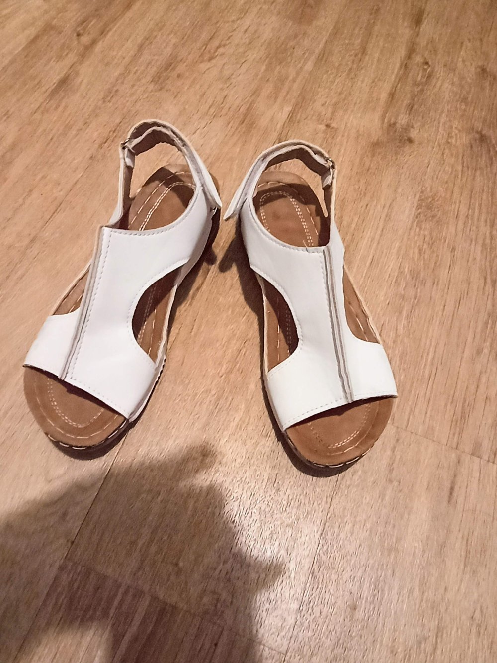 Tolle Damen Sandalen in weiß
