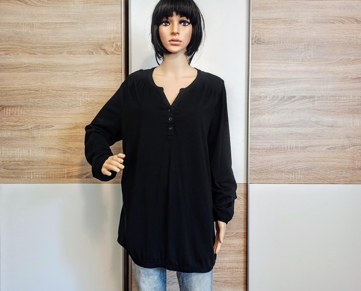 Schönes Langarm-Shirt in schwarz von Bonprix