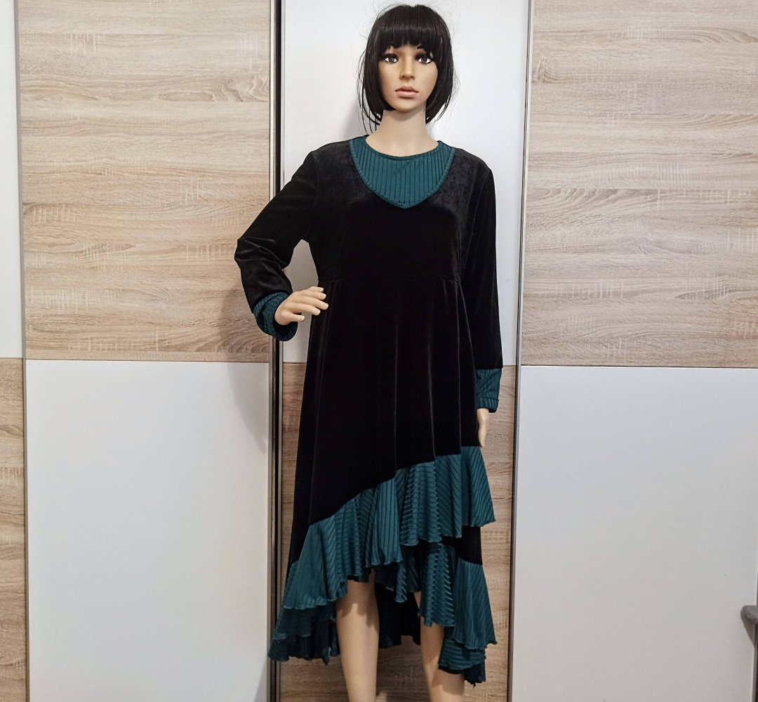 Schönes Kleid in Schwarz/grün