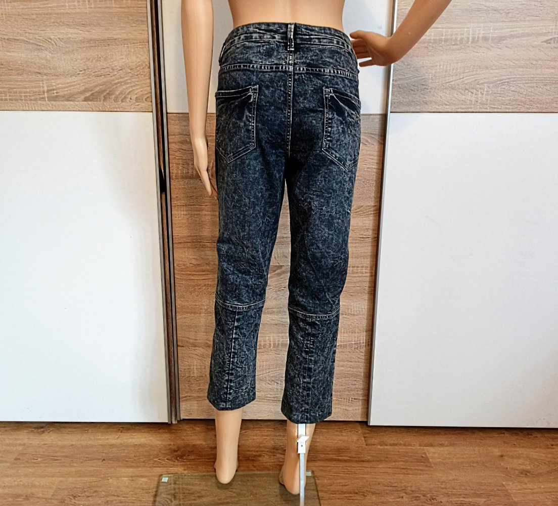 Sehr schöne Capri Hose blau/grau von UpFashion