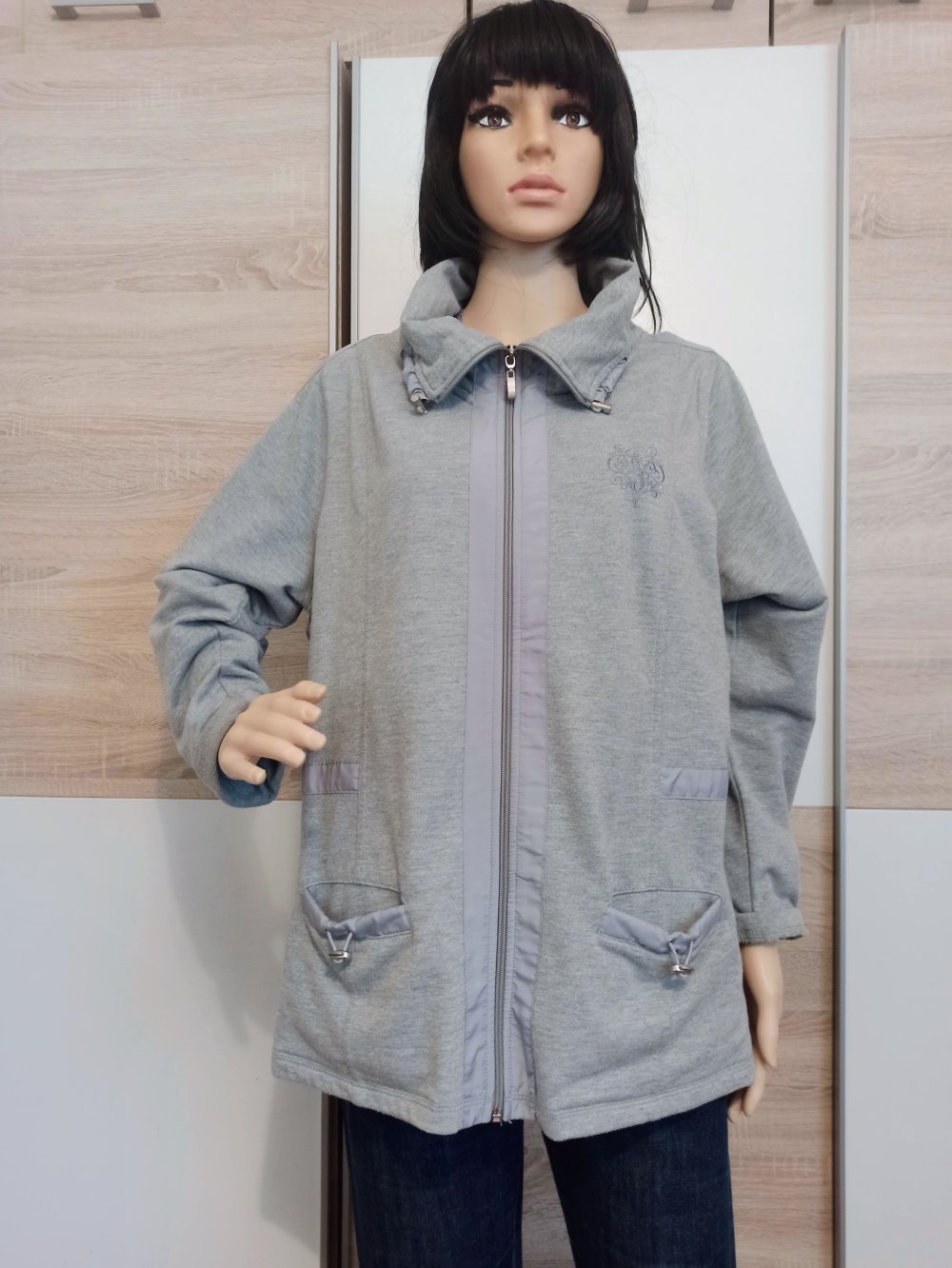Schöne leichte Jacke in grau von Canda