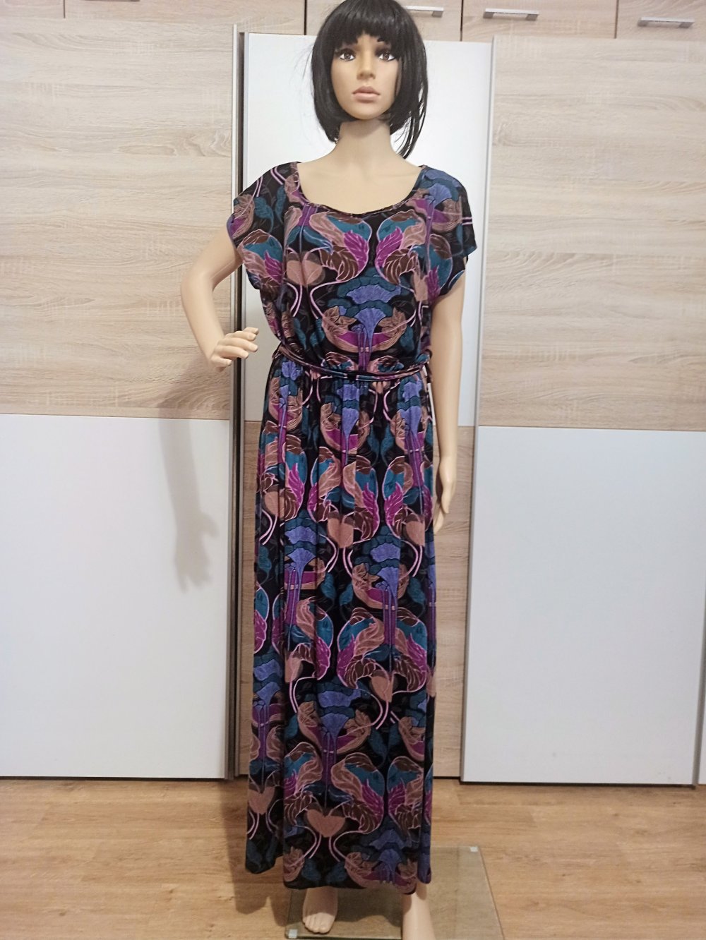 Schönes buntes Kleid in lila/schwarz/grün/blau
