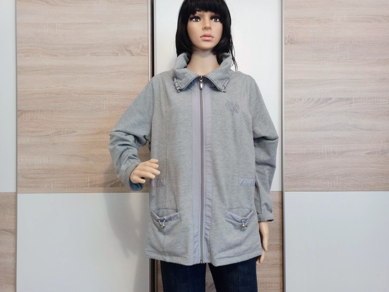 Schöne leichte Jacke in grau von Canda
