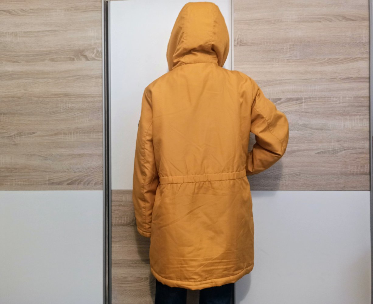 Schöne Jacke in gelb mit Kapuze von Only