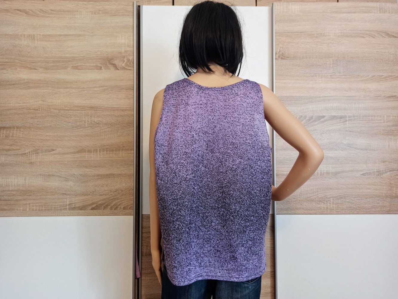 Schöne Bluse in Flieder und schwarz mit Top