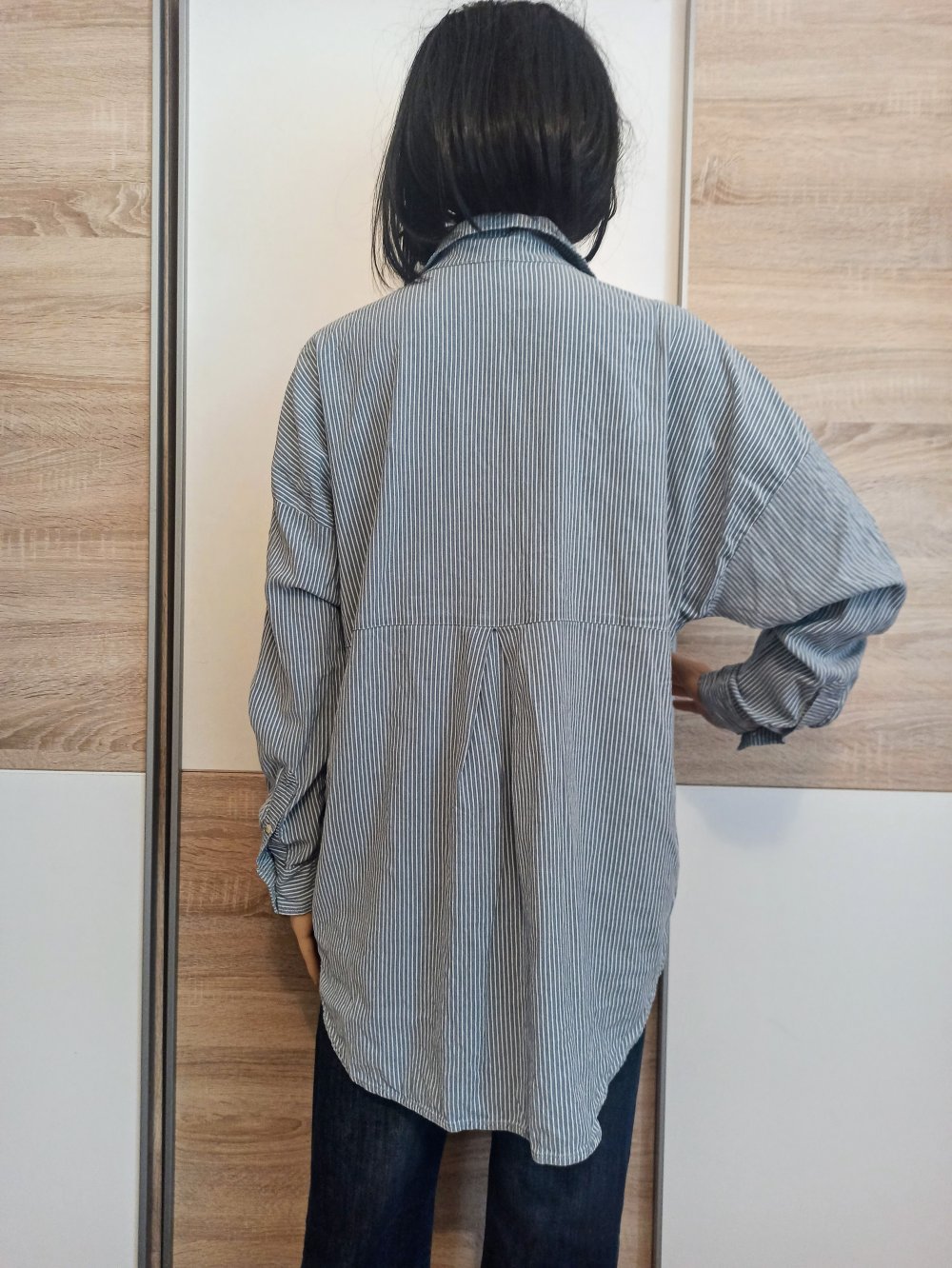 Schöne Bluse in blau mit weiße Nadelstreifen von Set