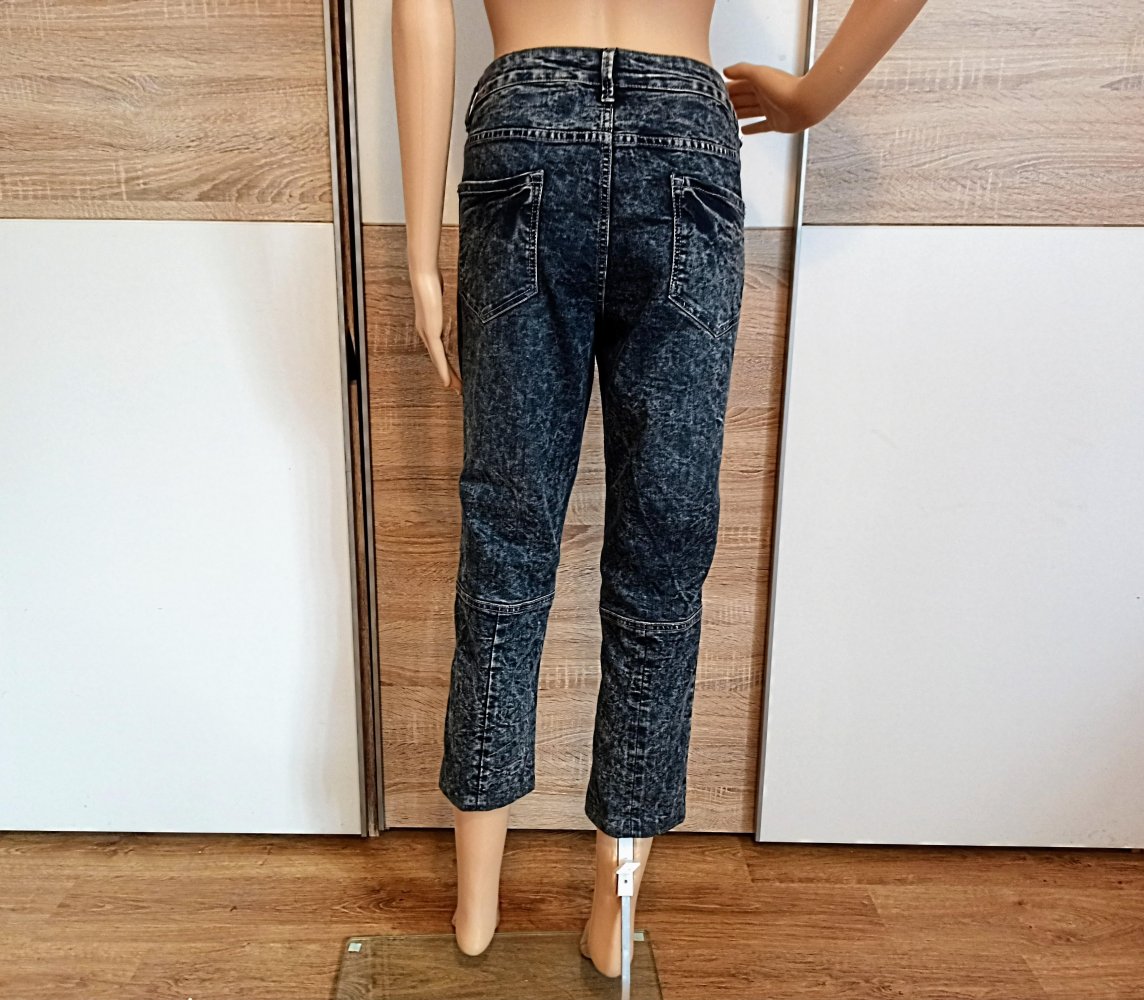 Sehr schöne Capri Hose blau/grau von UpFashion