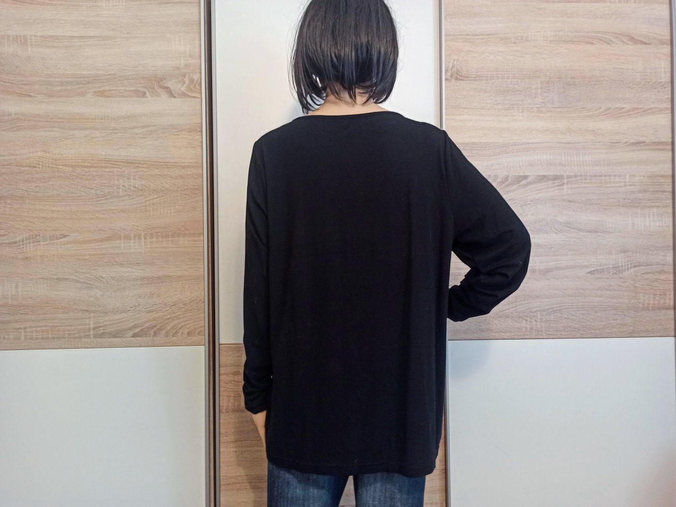 Schönes Langarm-Shirt in schwarz/weiß