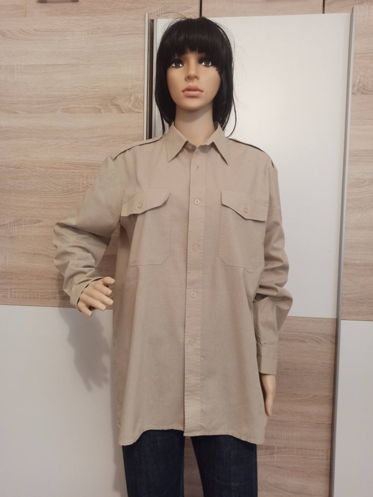Schöne Bluse in beige
