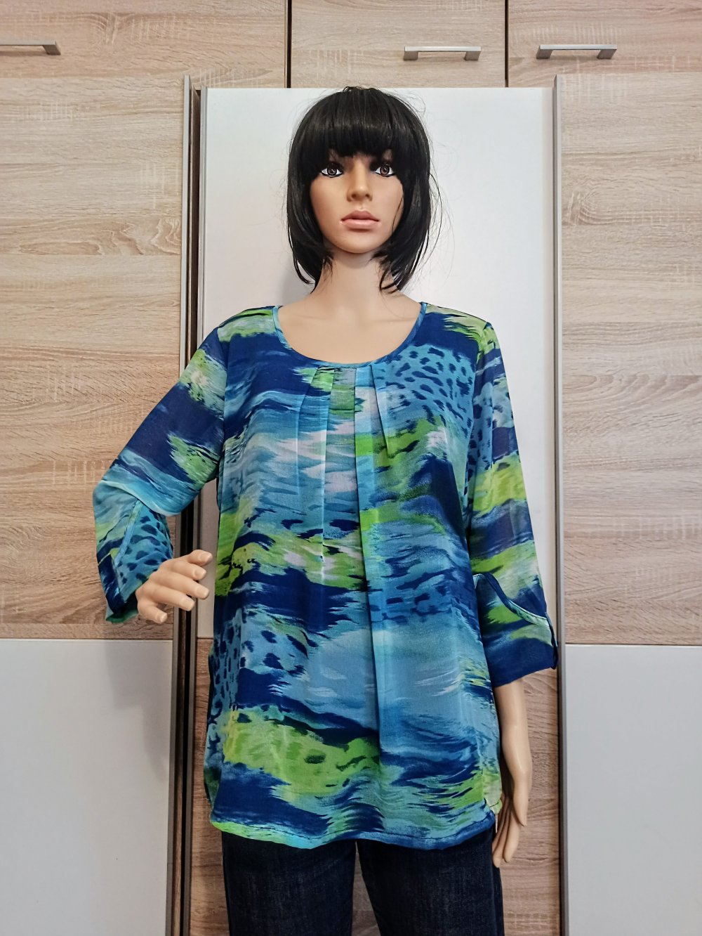 Schönes Langarm-Shirt in blau/grün/weiß