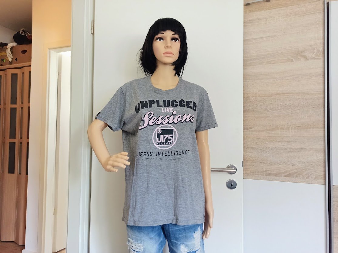 Sehr schönes T-Shirt  von Jack&Jones in grau