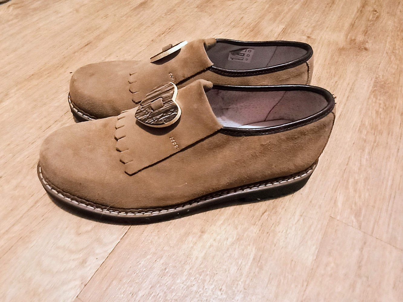 Tolle Damen Schuhe in hellem braun von Landrover