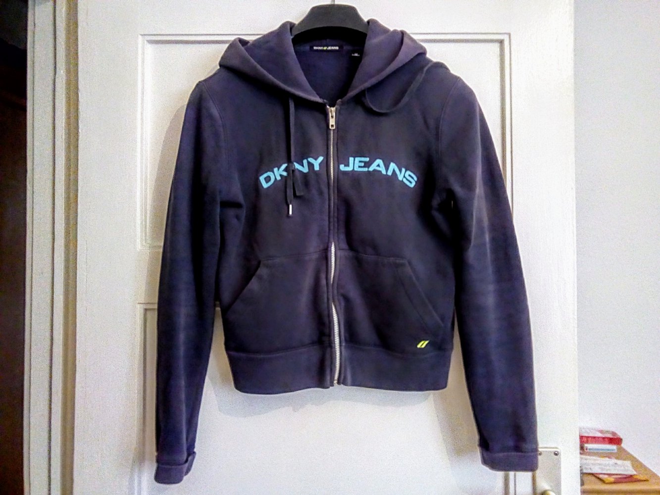 Schöne leichte dunkelblaue Jacke von Donna Carolina,