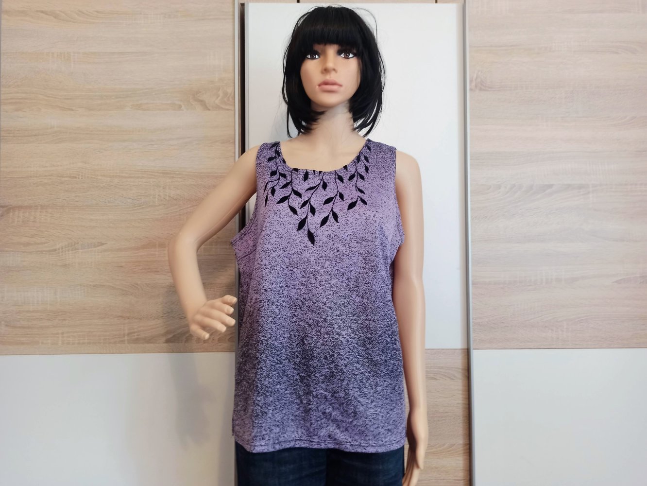 Schöne Bluse in Flieder und schwarz mit Top