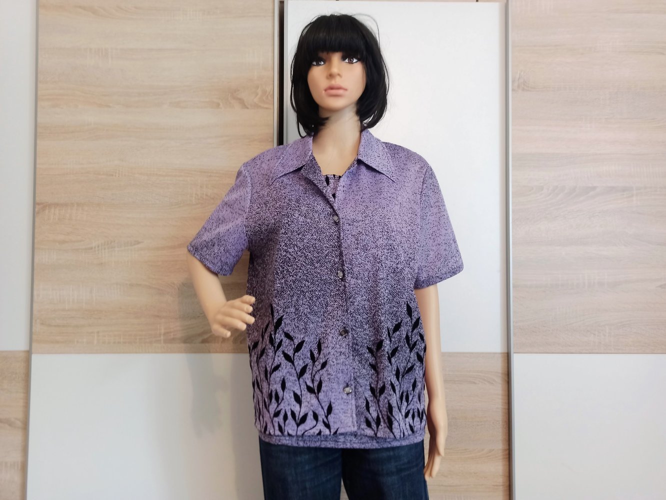 Schöne Bluse in Flieder und schwarz mit Top