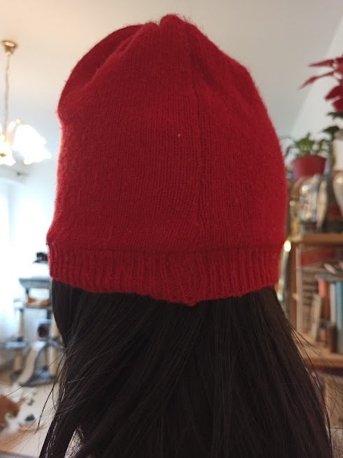 Schöner Mütze mit Straps steinen in Rot 