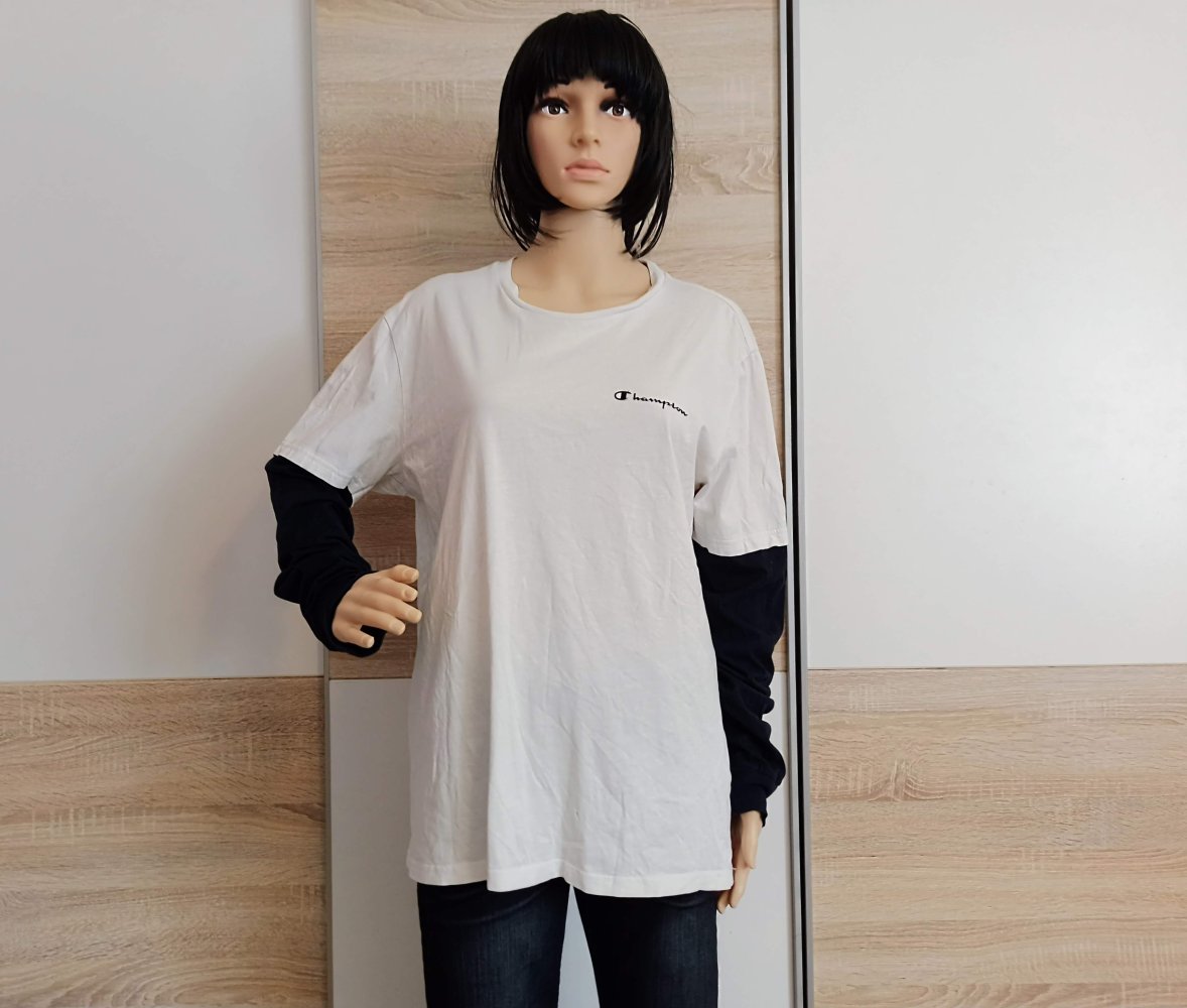 Schöner Langarm-Shirt in weiß mit marienblauen Ärmel von Champion