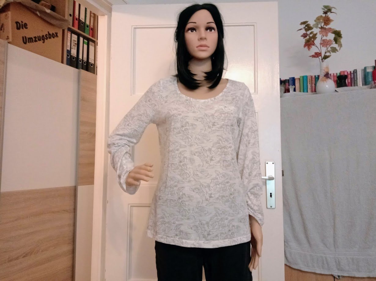 Sehr schöner Langarmshirt von Esmara 
