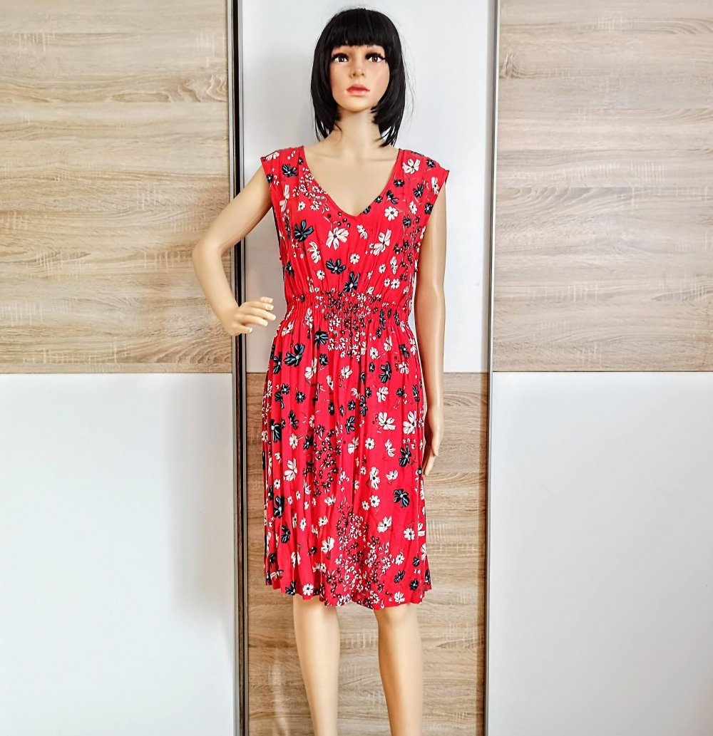 Schönes rotes Kleid mit weiße und blaue Blümchen von H&M