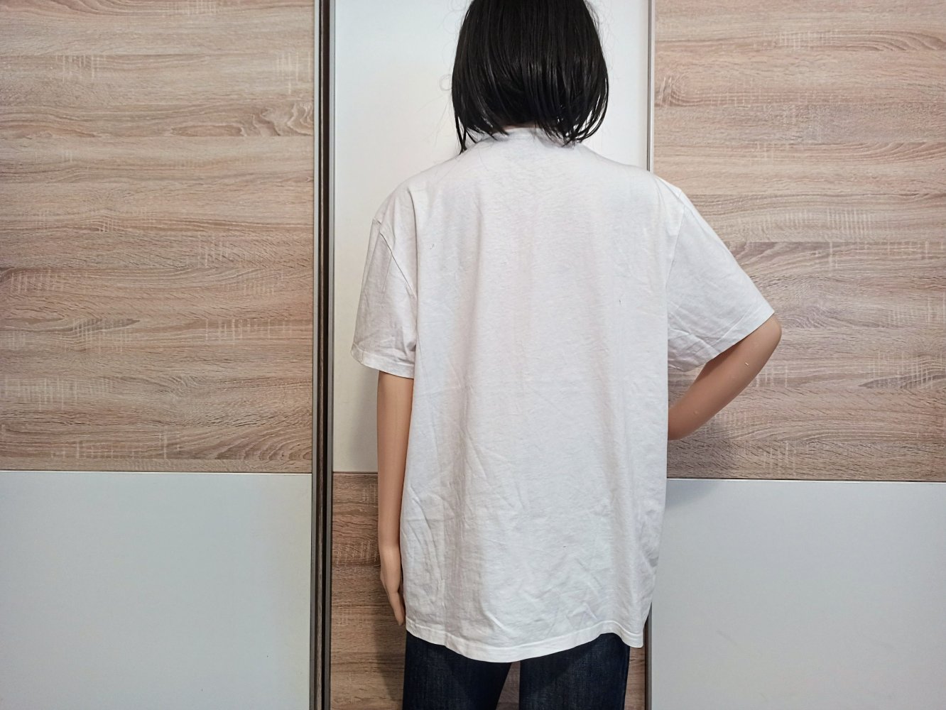 Schönes T-Shirt in weiß von Essentials