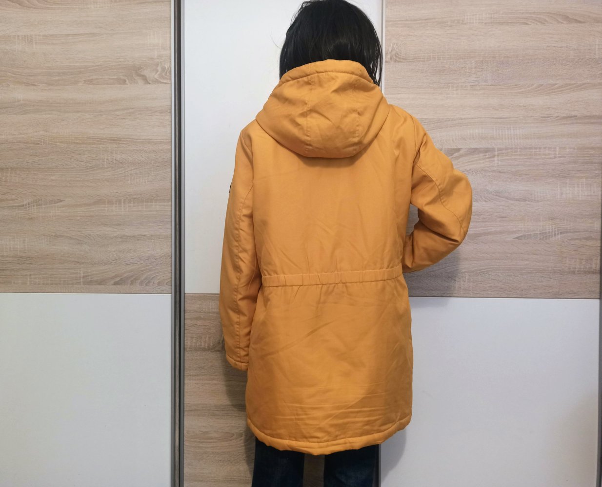 Schöne Jacke in gelb mit Kapuze von Only